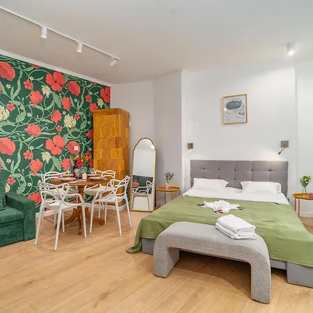 Old Town - Location, Balcony - By Rentujemy